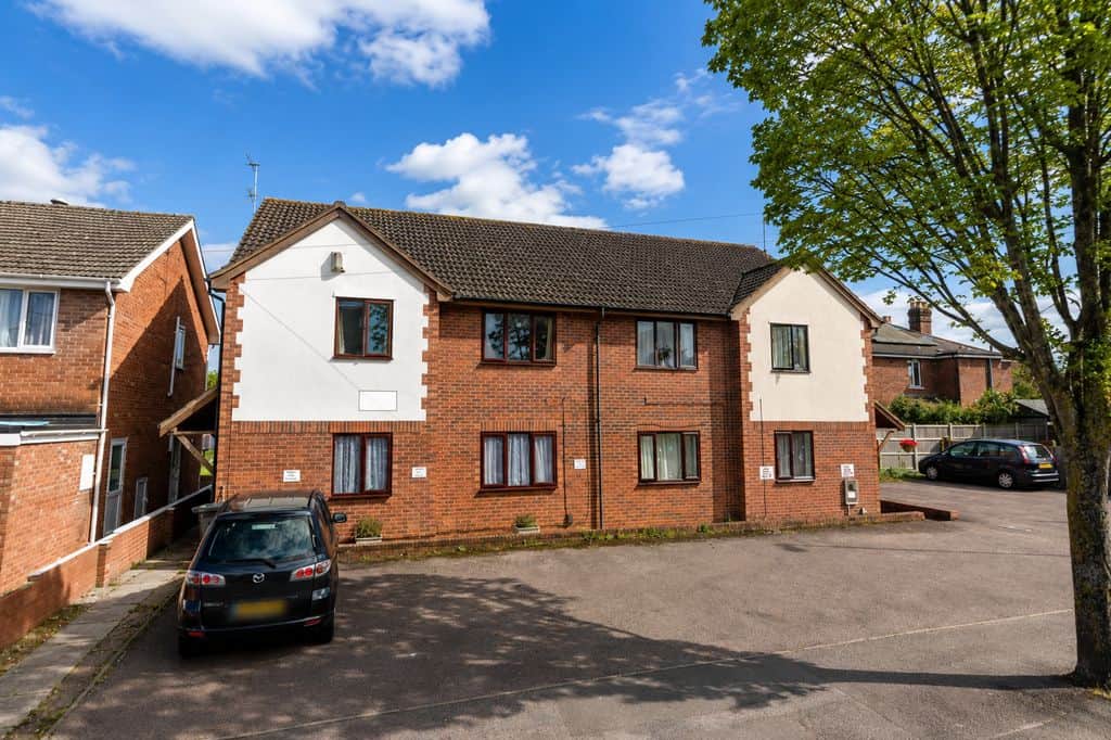 Flat Seymour Road in Gloucester