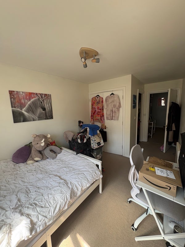 Room Morrish Road in Greater London