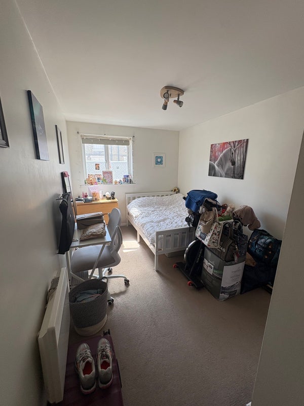 Room Morrish Road in Greater London