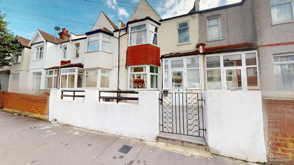 House Colliers Water Lane in Greater London