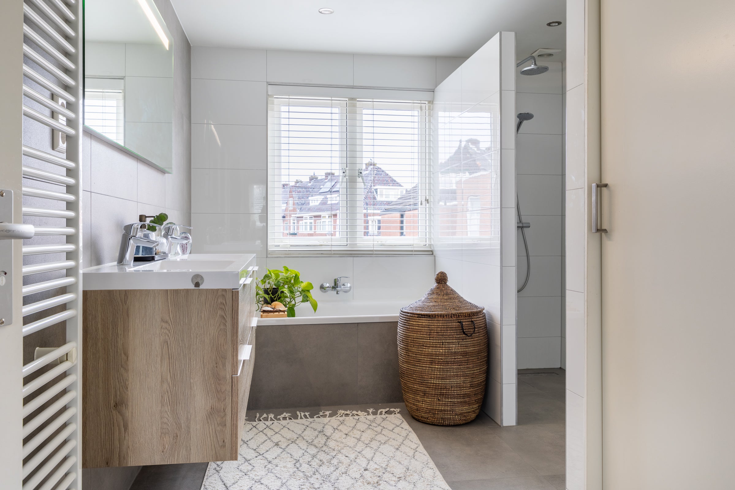 Tussenwoning te koop: Zandbergweg 138, Breda