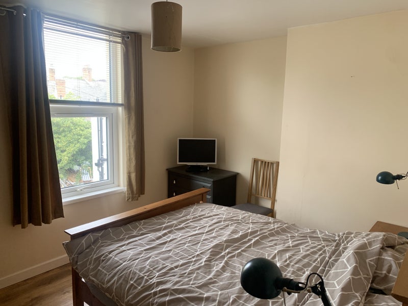 Room Wyndham Crescent in Cardiff