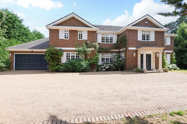 House Rodona Road in Elmbridge