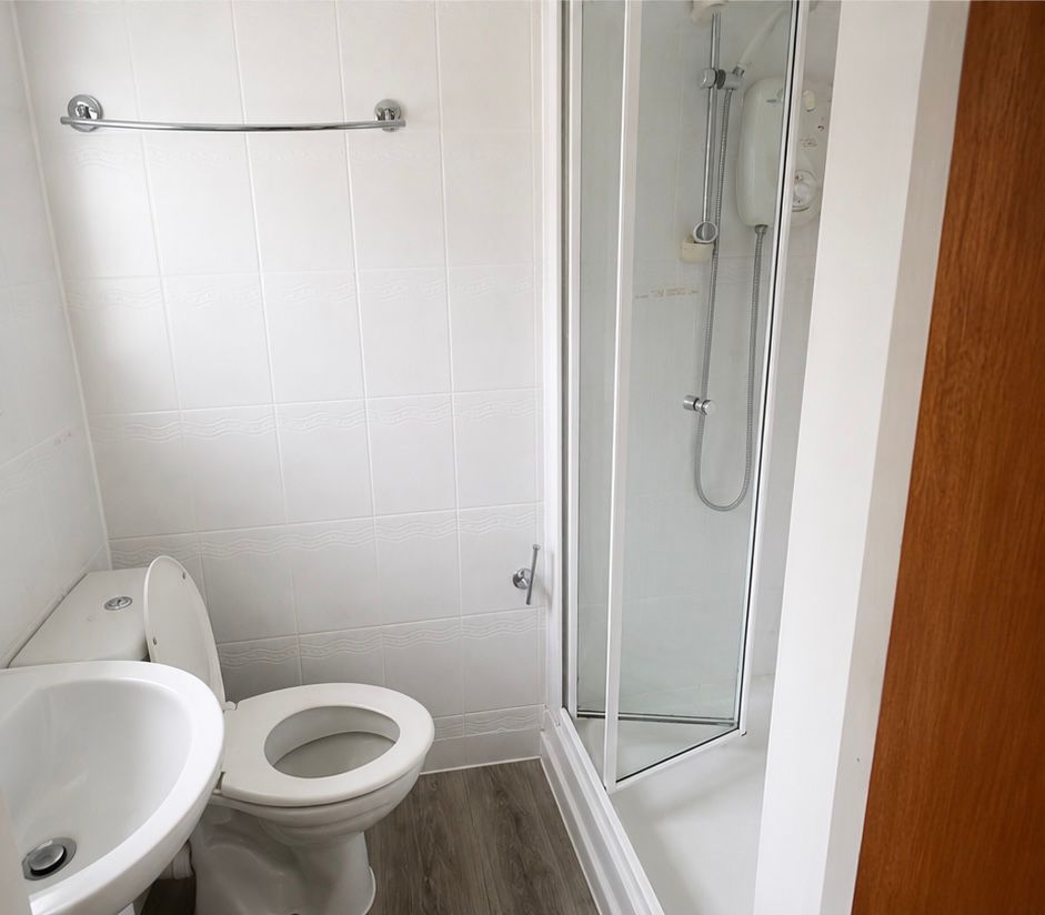 Room Murchison Road in Greater London