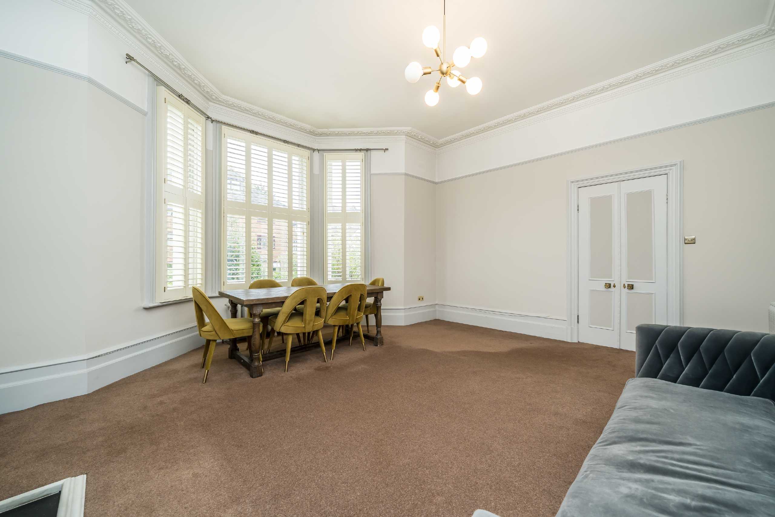 Flat Natal Road in Greater London