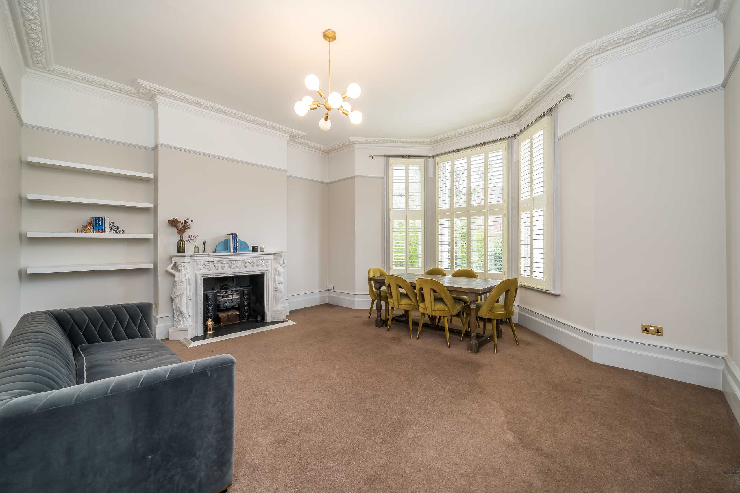 Flat Natal Road in Greater London