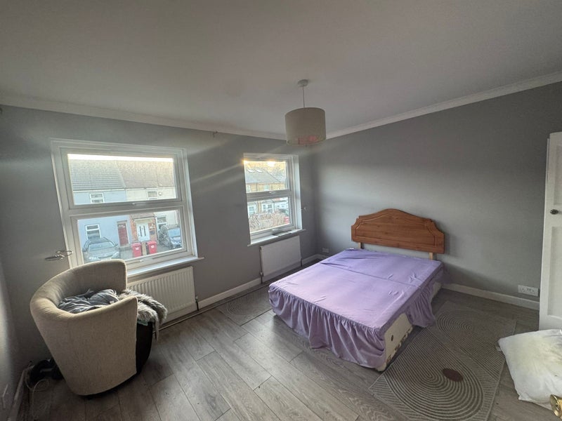 Room Belgrave Road in Slough