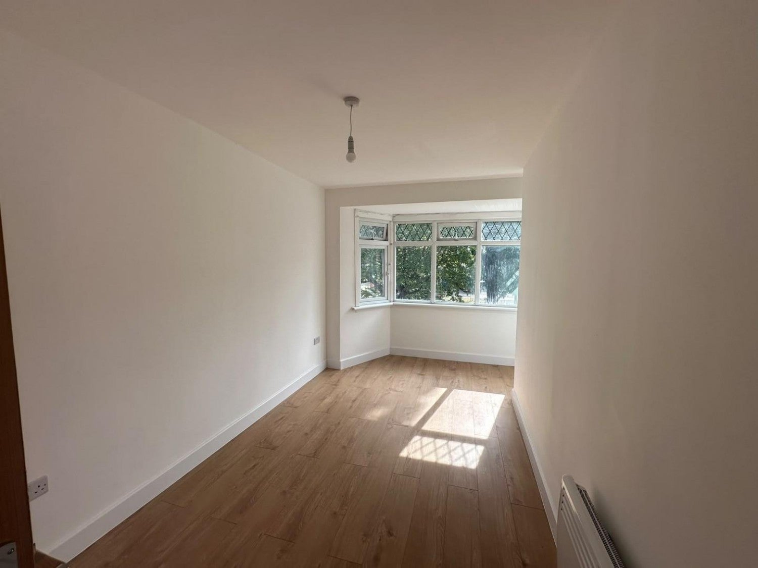 House Whitton Avenue East in Greater London