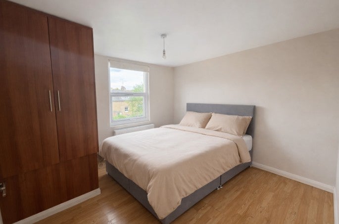 Flat Blackstock Road in Greater London