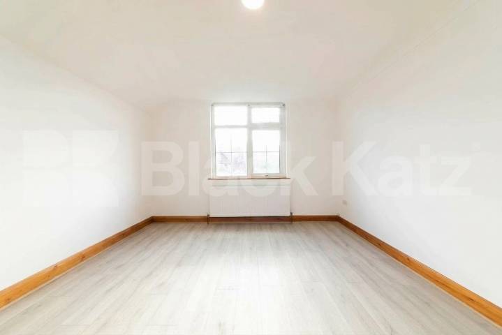 Flat Iverson Road in Greater London