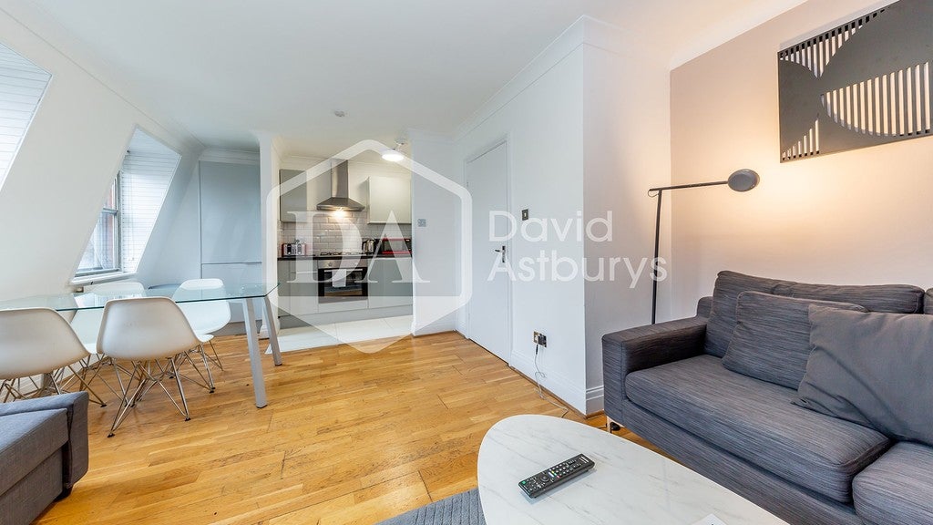 House Durnsford Road in Greater London