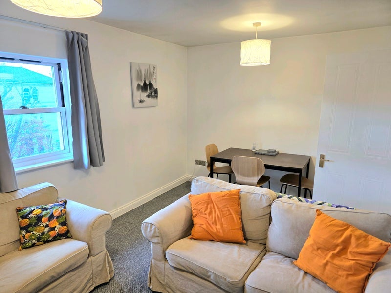 Room Ashgrove Road in Bristol