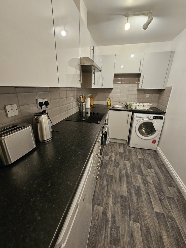 Room Ashgrove Road in Bristol