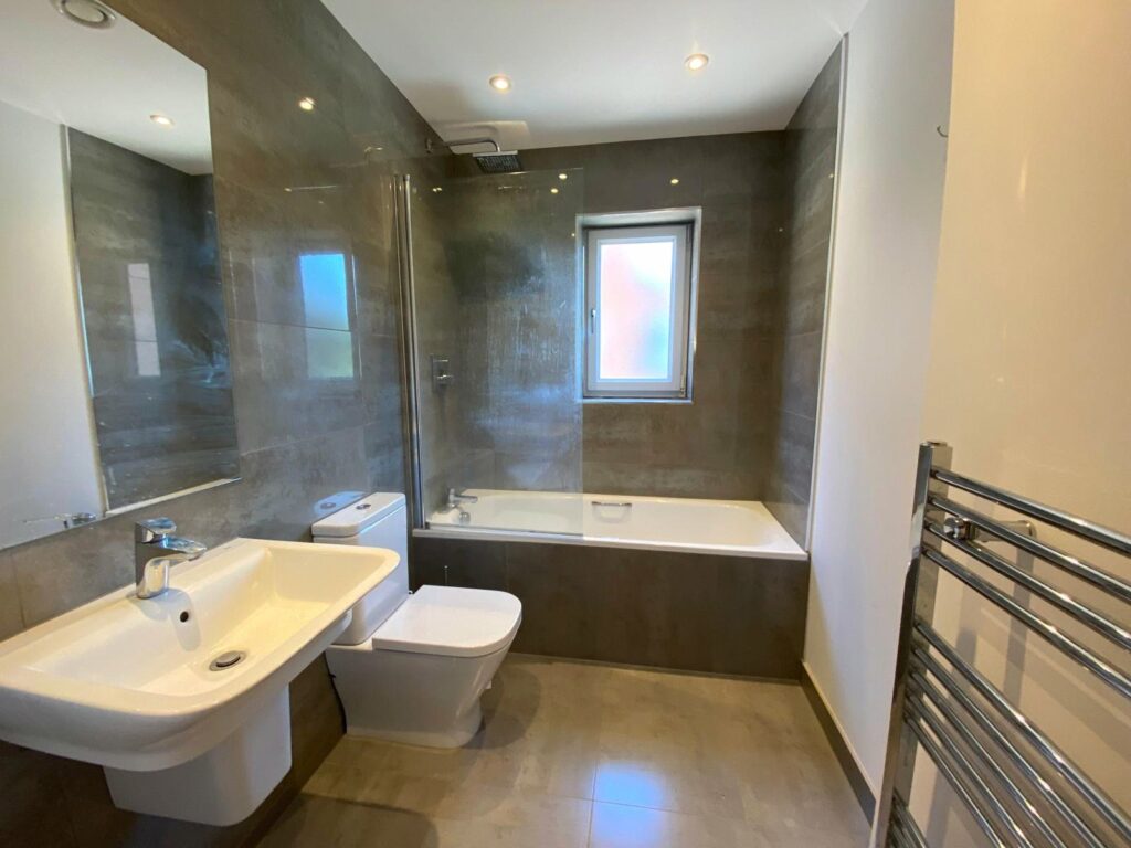 Flat Knoll Walk in Surrey Heath