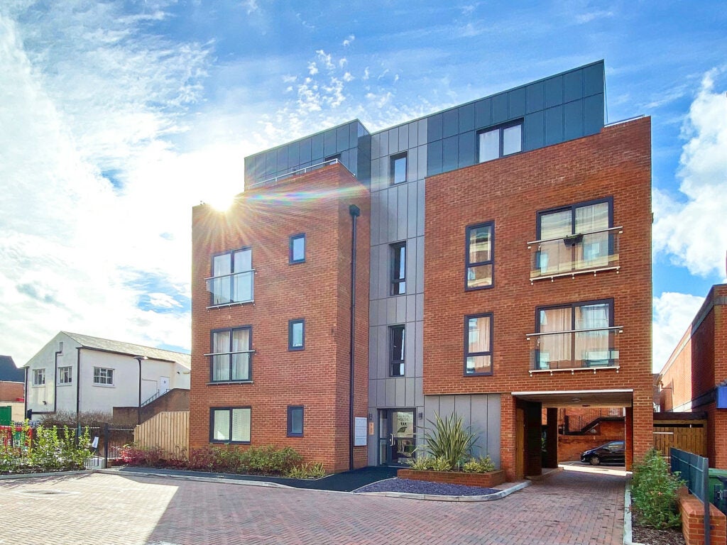 Flat Knoll Walk in Surrey Heath