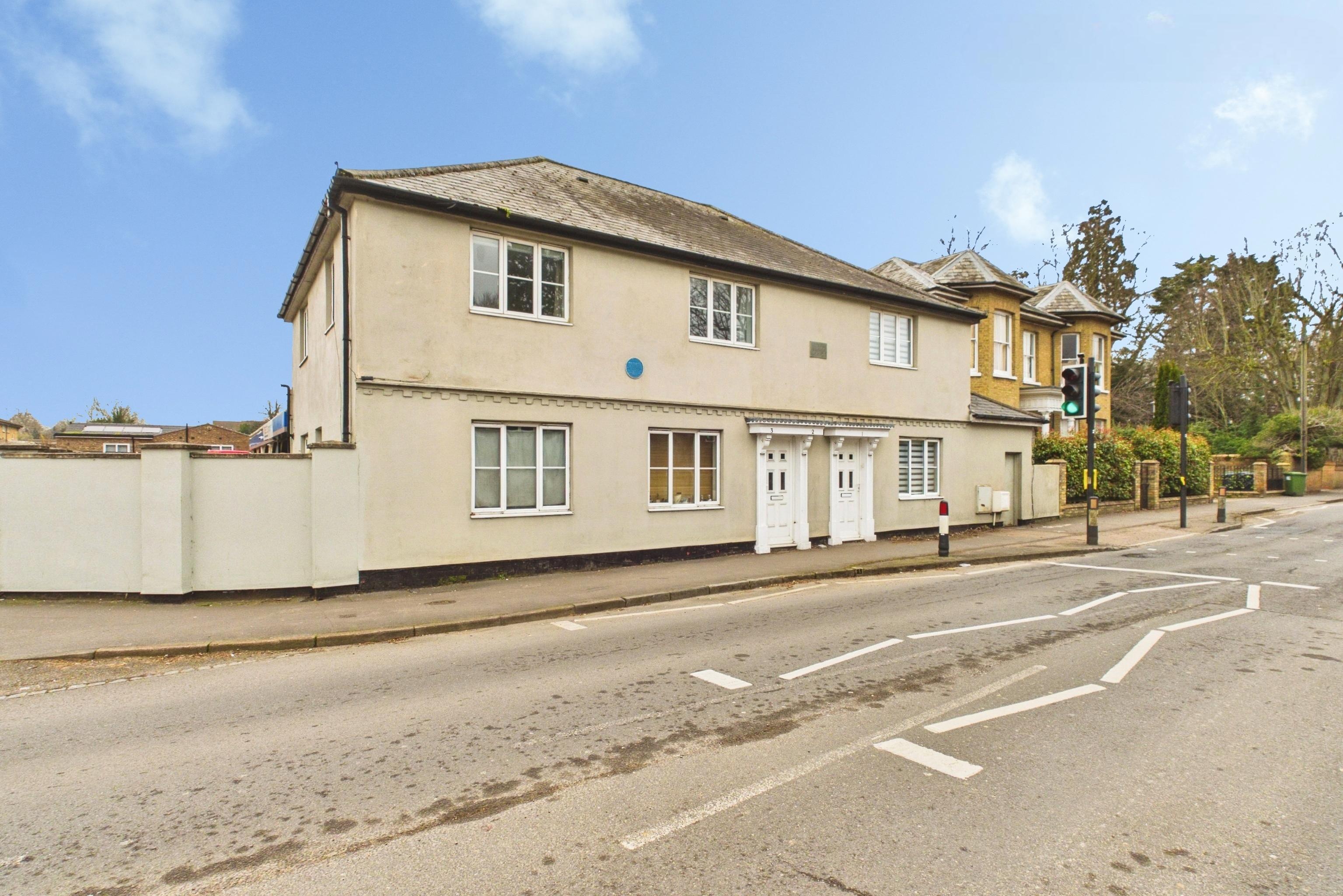 Flat Great North Road in Huntingdonshire
