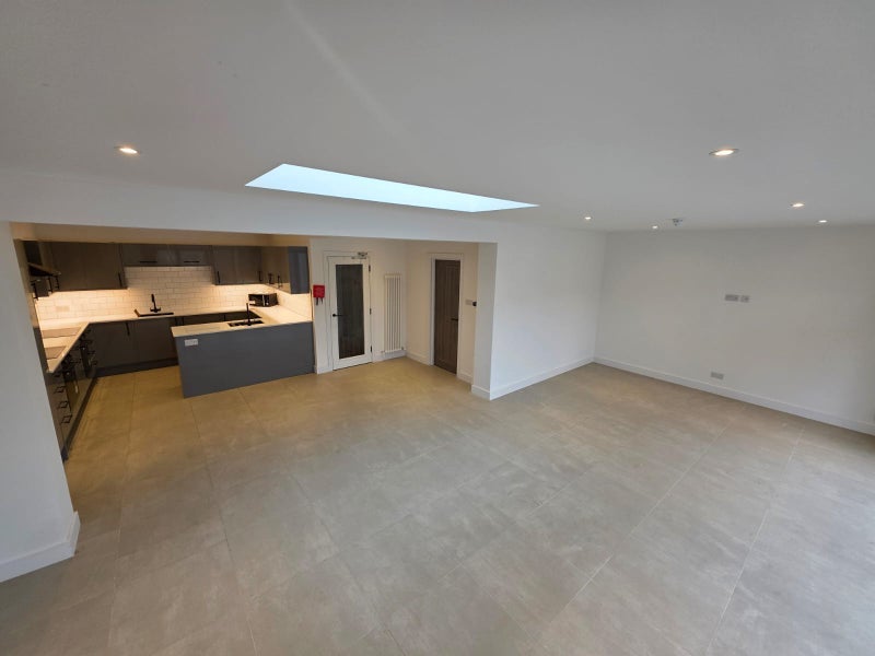 Room Parkhill Road in Greater London