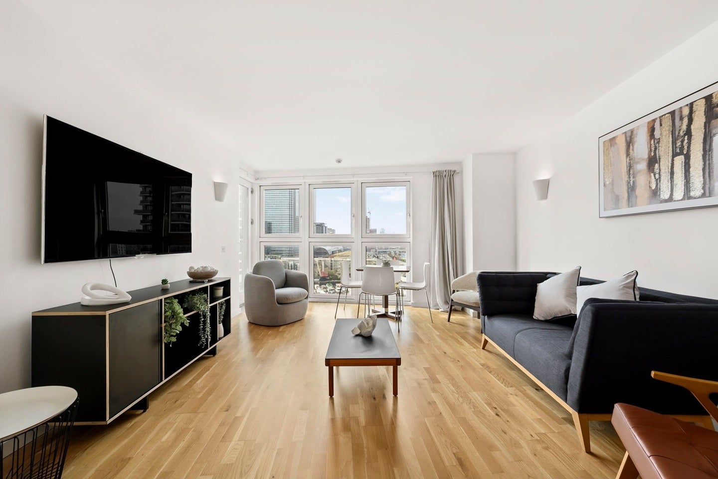 Flat Fairmont Avenue in Greater London