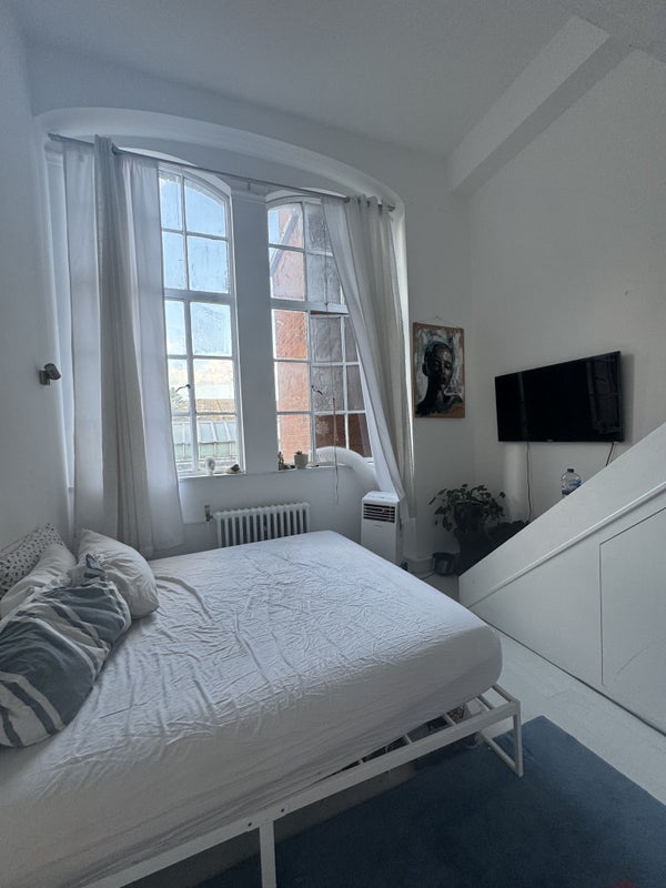 Room Dalston Lane in Greater London