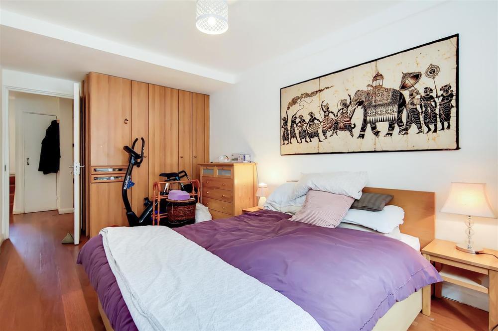 Flat York Terrace West in City of Westminster