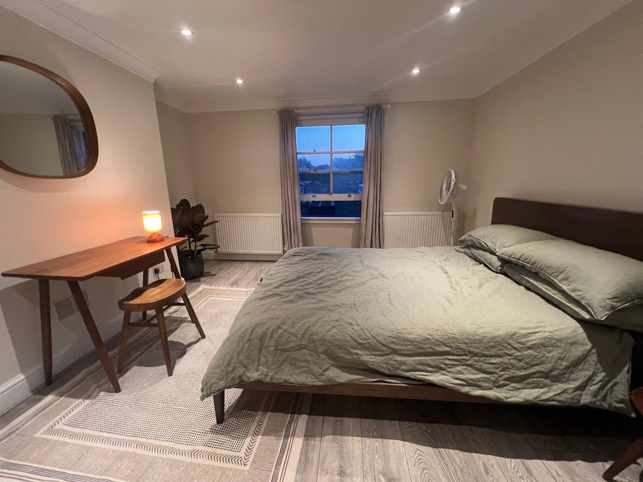 Flat Burdett Road in Greater London