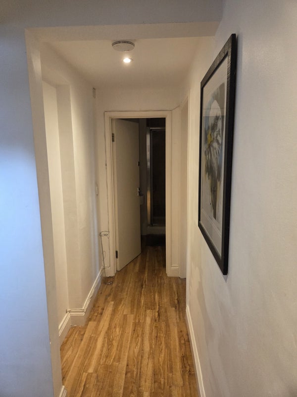 Room Cheltenham Road in Bristol