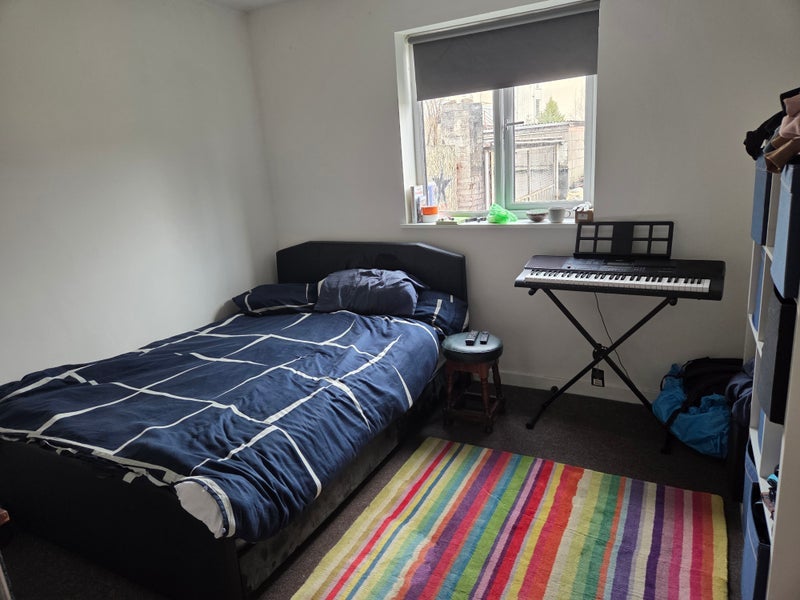 Room Cheltenham Road in Bristol