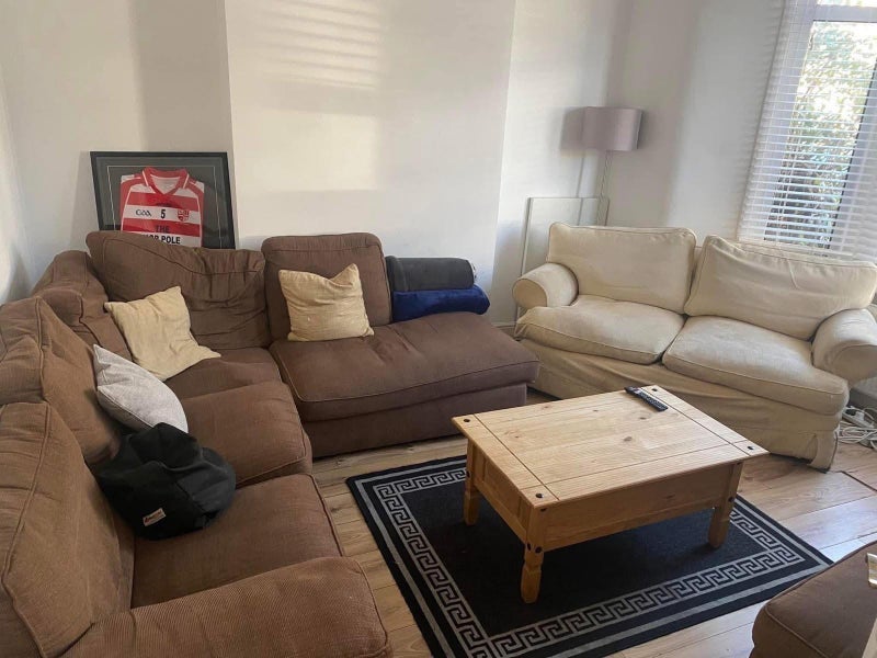 Room Selkirk Road in Greater London