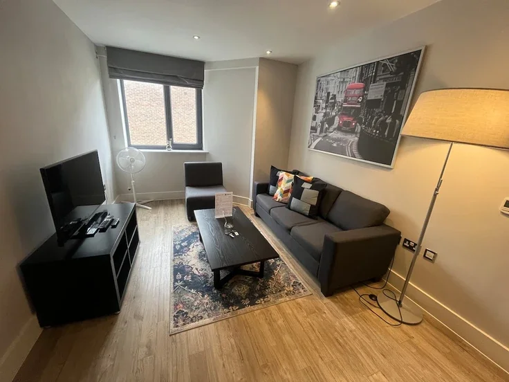 Flat Uxbridge Road in Greater London