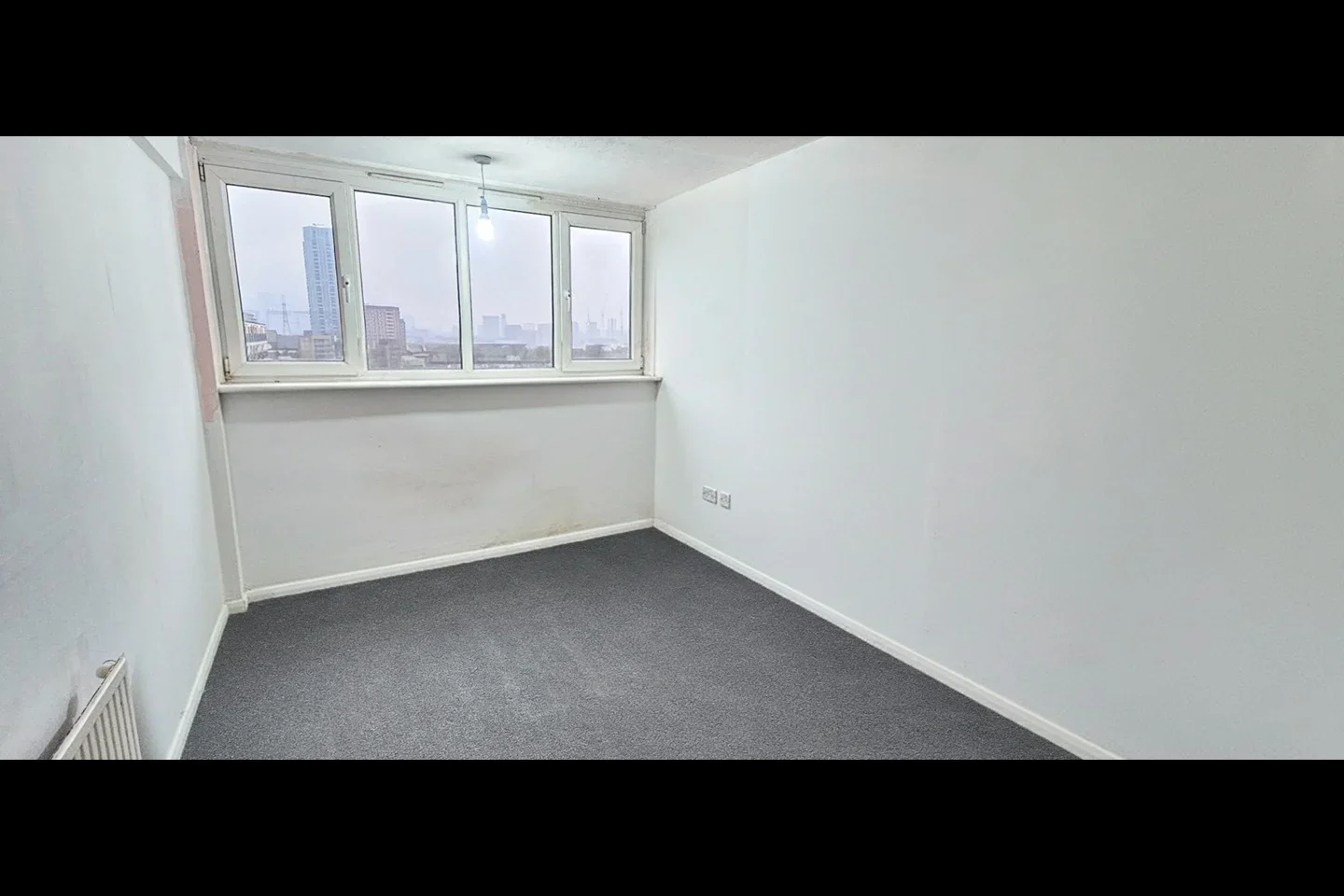 Flat Trinity Gardens in Greater London