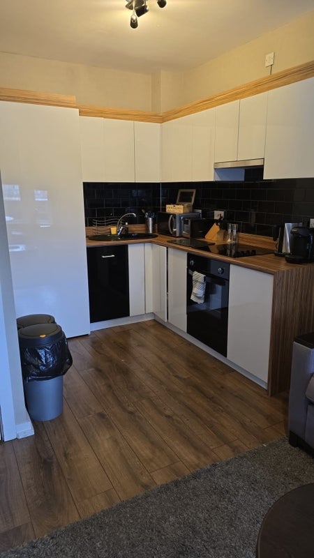 Flat Fitzhamon Embankment in Cardiff