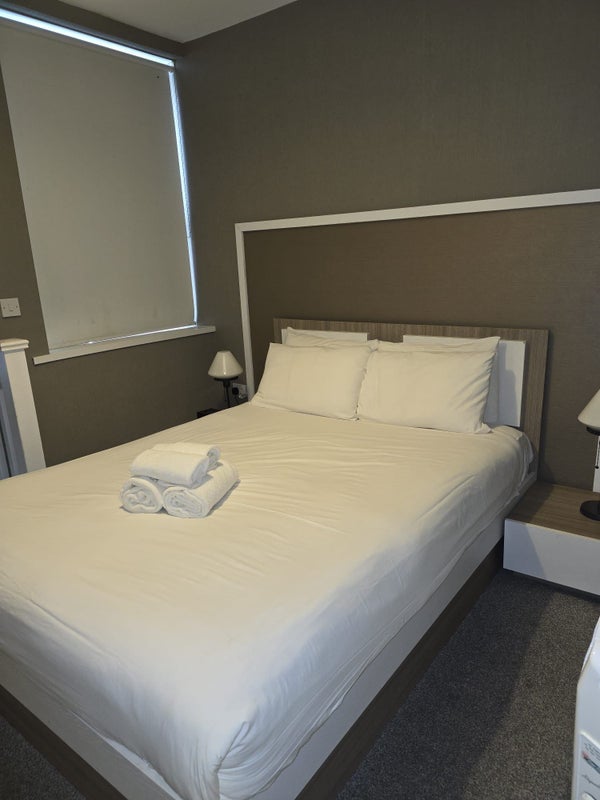 Flat Fitzhamon Embankment in Cardiff