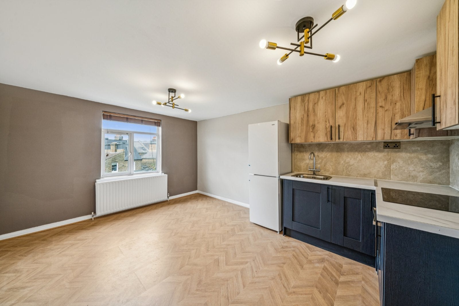 Flat Allfarthing Lane in Greater London