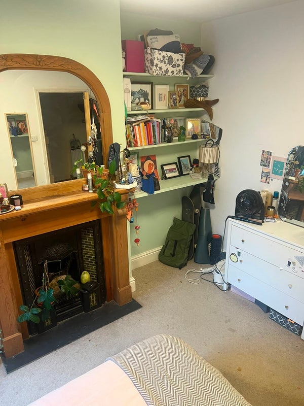 Room Foxcote Road in Bristol