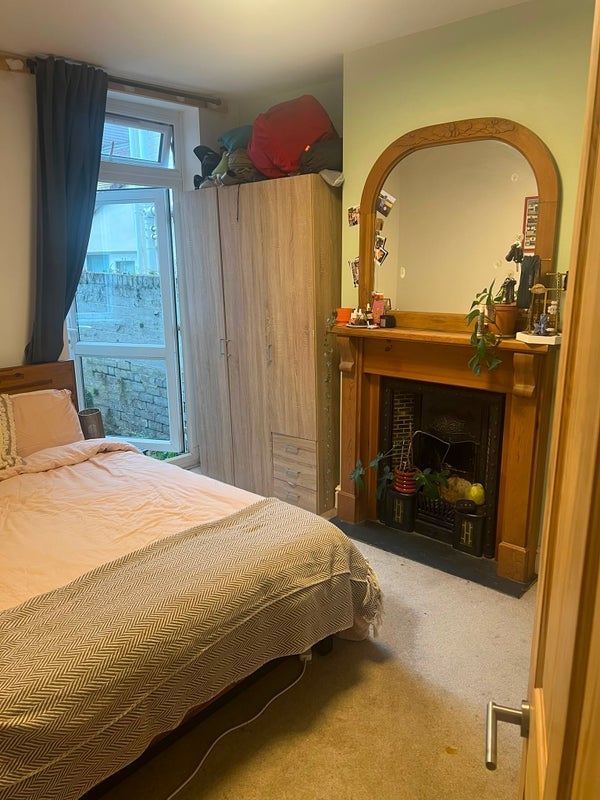 Room Foxcote Road in Bristol