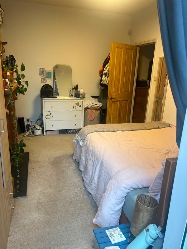 Room Foxcote Road in Bristol