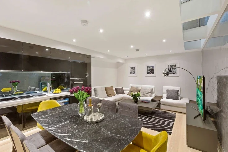 House Halliford Street in Greater London