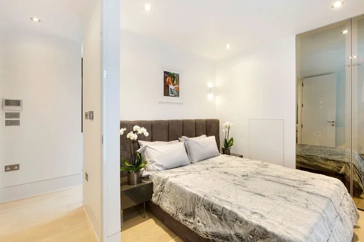 House Halliford Street in Greater London