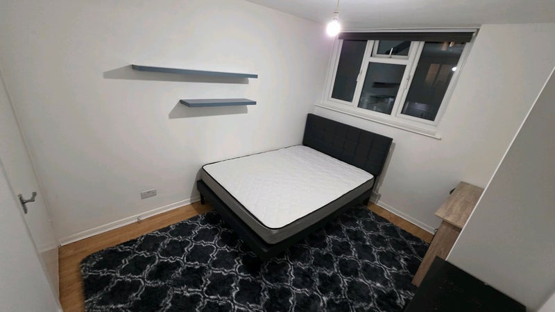 Room Dockley Road in Greater London