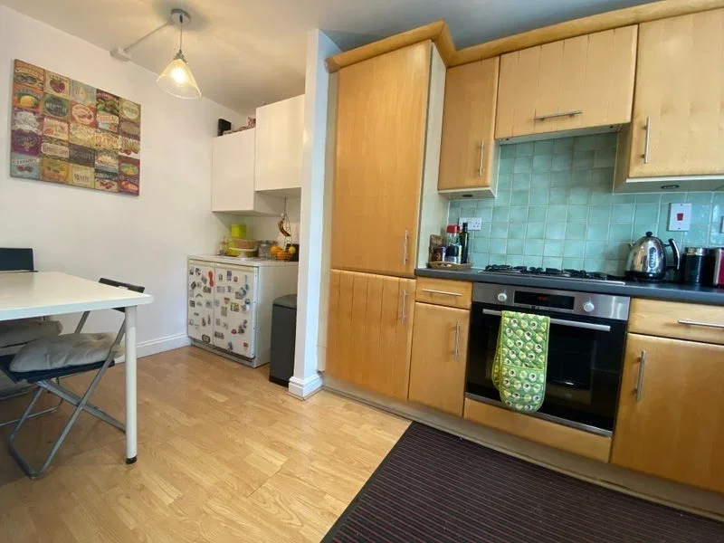 Room Blake's Road in Greater London