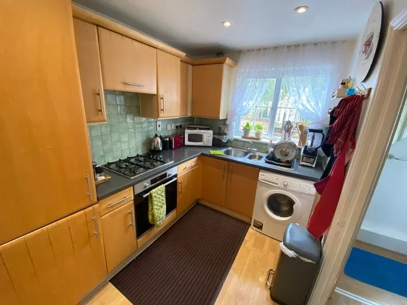 Room Blake's Road in Greater London