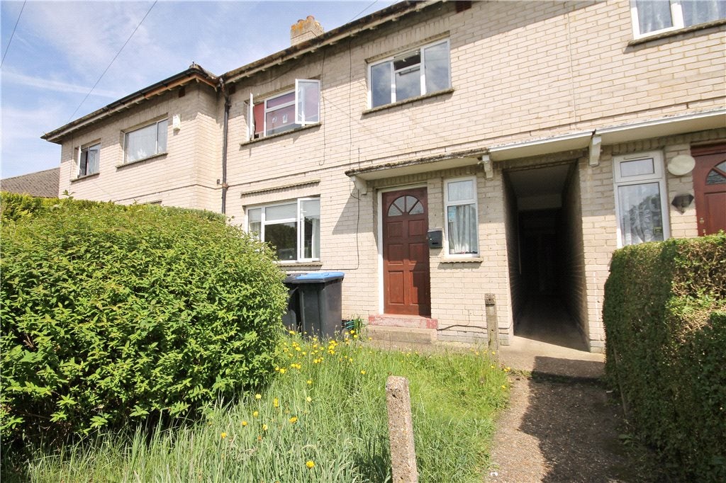 Flat Beechtree Avenue in Borough of Runnymede