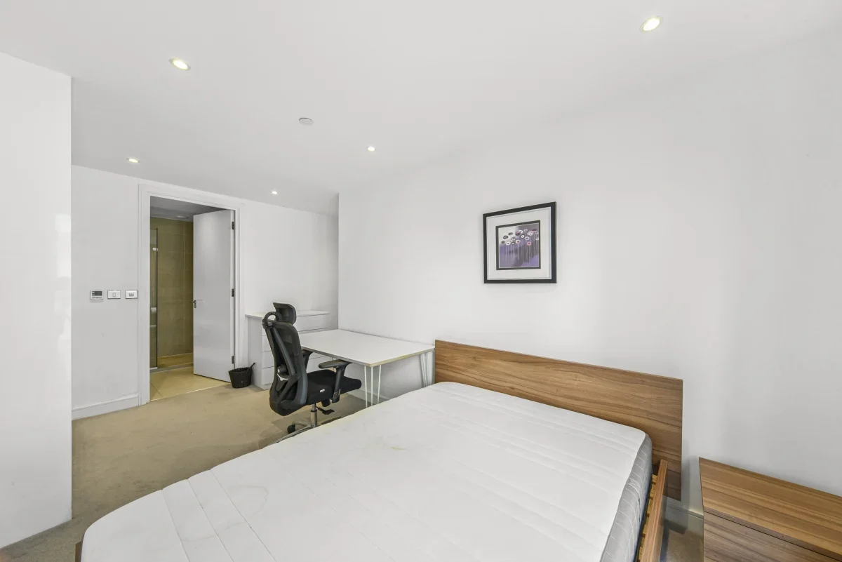Flat Commercial Street in Greater London