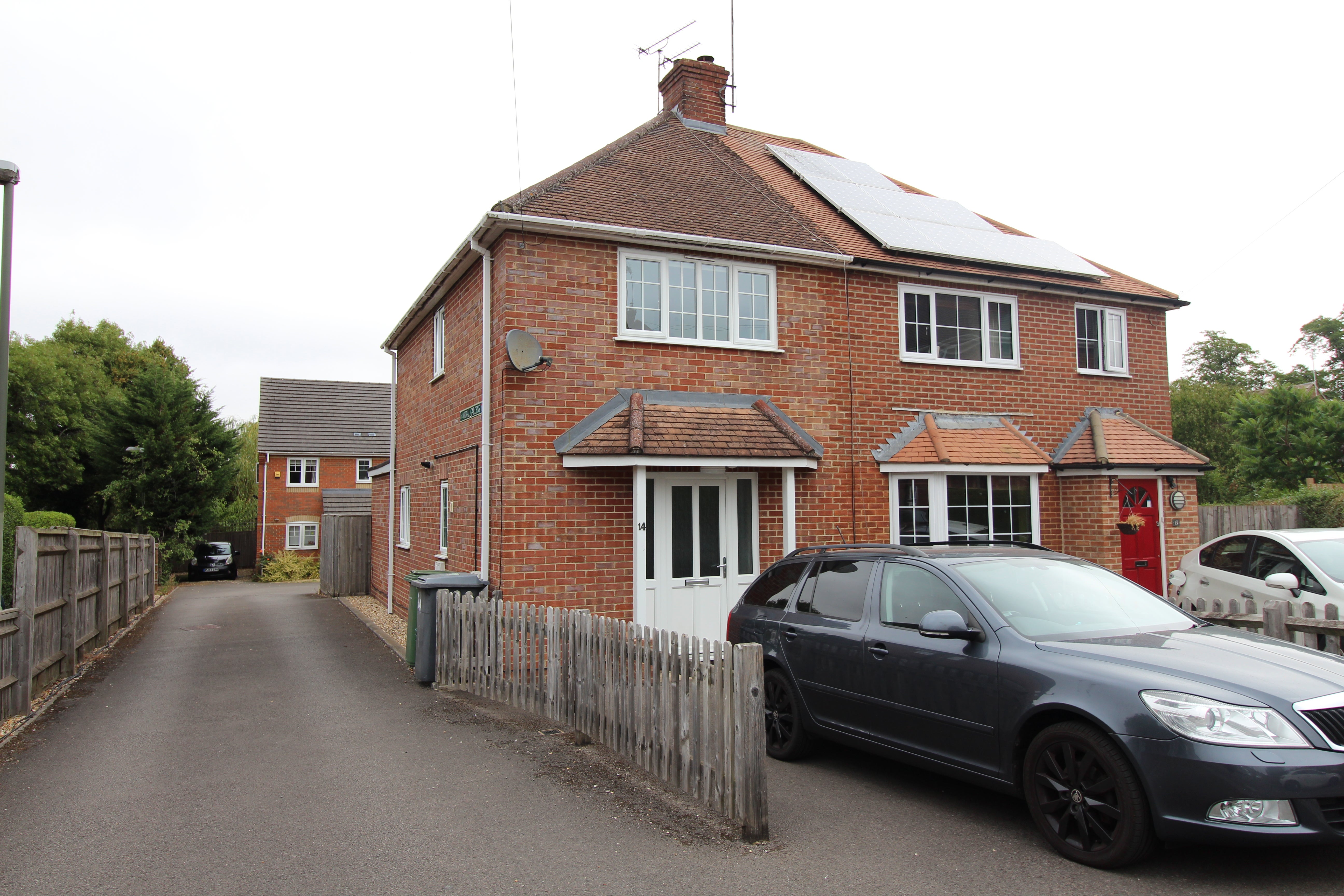 House Courtlands Road in Newbury