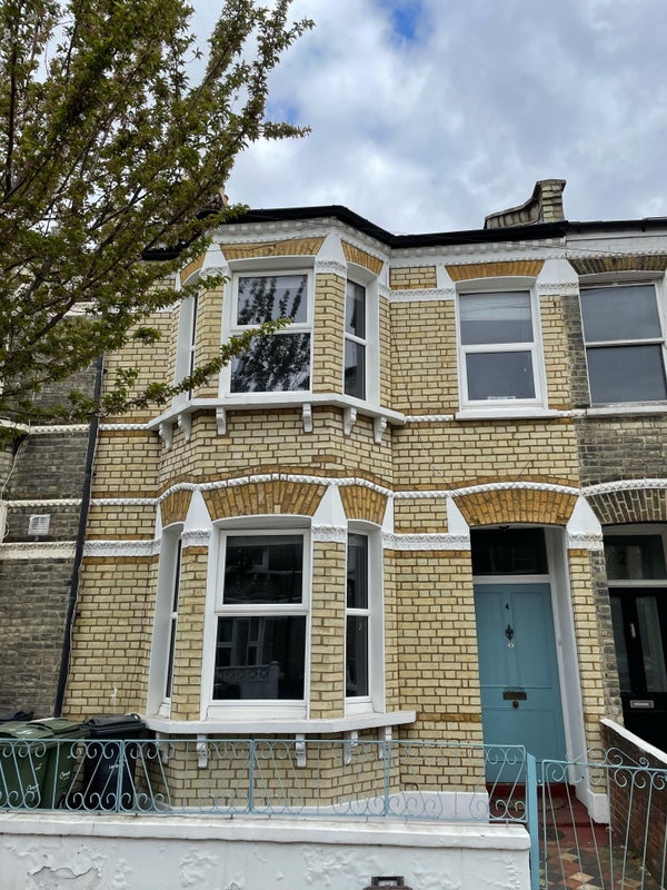Room Kimberley Road in Greater London