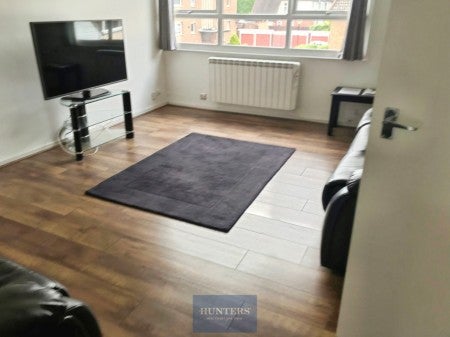 Flat Lordswood Road in Birmingham