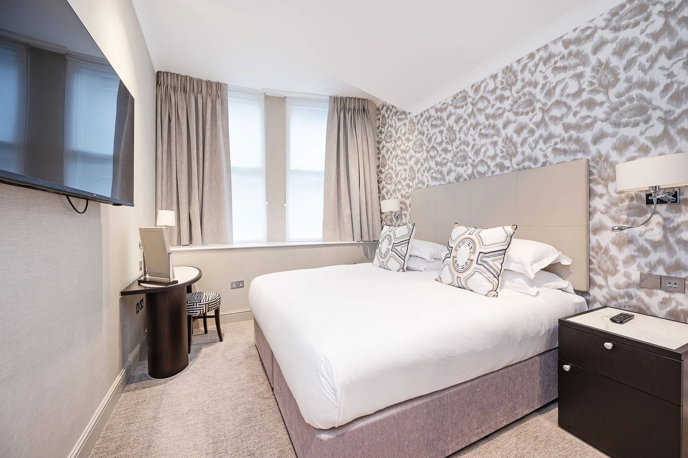 Flat Watling Street in City of London