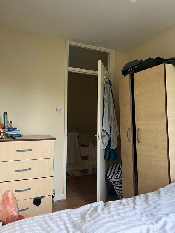Room Bushey Down in Greater London