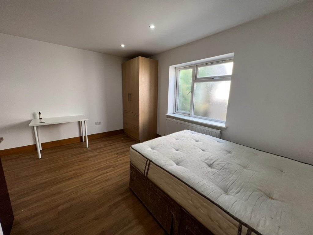Flat Sunny Place in Greater London