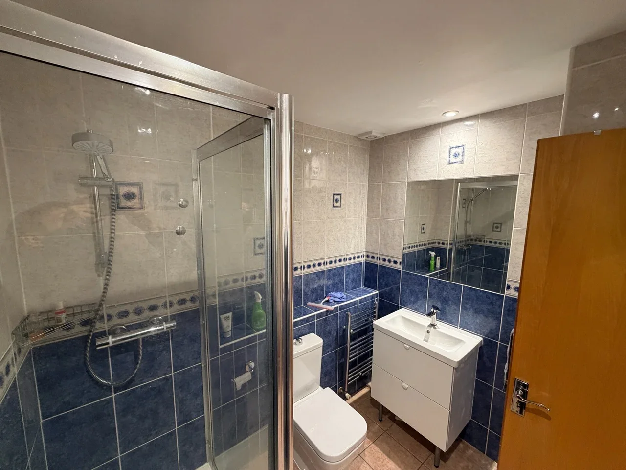Flat Beechwood Grove in Greater London